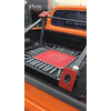 Een tramp vervoer je het makkelijkst in een oranje All Star-pickuptruck