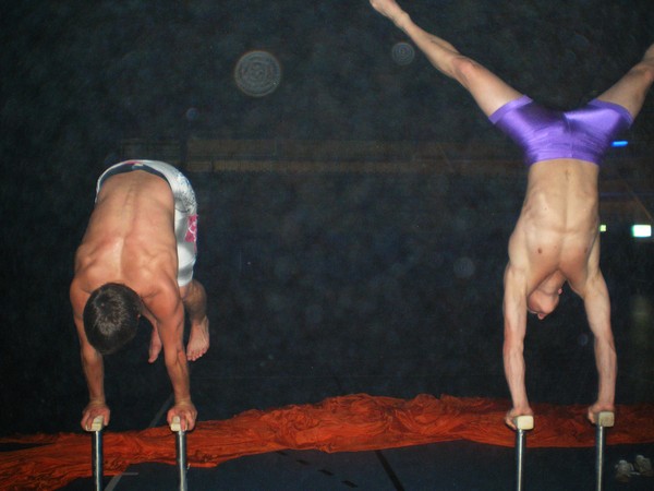 Synchroon handstand